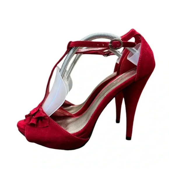 Quiped Red Velvet Ruffled Slingback  Stiletto Heels Size 7.5 - Picture 2 of 7